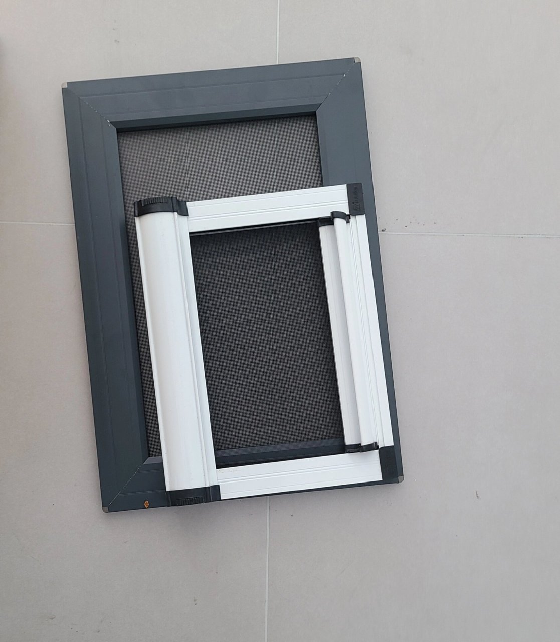 你们纱窗都定了多少呀 6扇高清隐形纱窗1800多贵吗