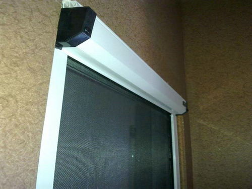 北京纱窗厂家谈防蚊纱窗网粘上柳絮的清洗办法